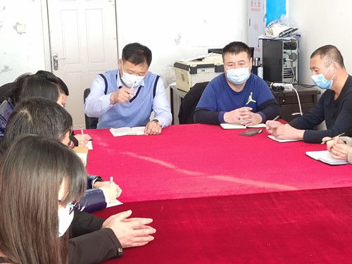 五大連池農(nóng)場農(nóng)業(yè)科技服務(wù)中心黨支部組織全體人員集中學(xué)習(xí)集團(tuán)黨委擴(kuò)大會議